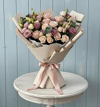 Букет цветов из:  Розы и Лизиантусы в Кипень