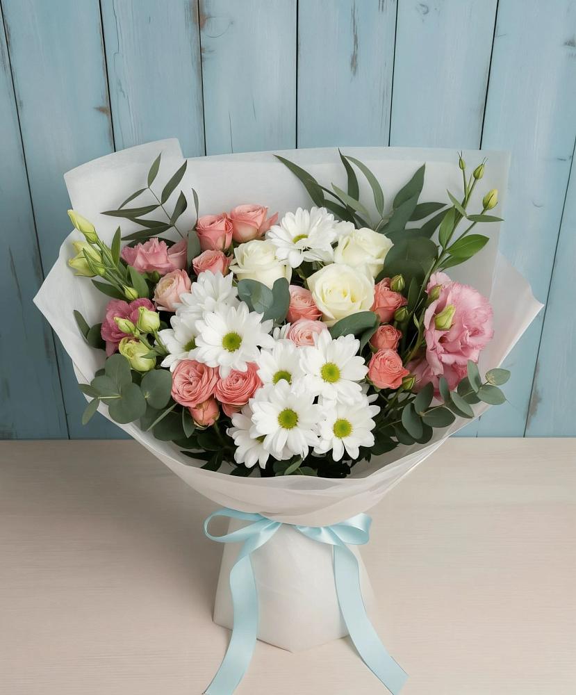 Букет цветов из: Розы, Лизиантусы и Хризантемы в Кипень
