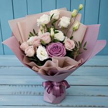 Букет цветов из:  Розы и Лизиантусы в Кипень