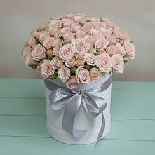 Цветочная композиция из Розы в шляпной коробке в Кипень