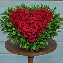 Цветочная композиция из Розы в виде сердца в Кипень