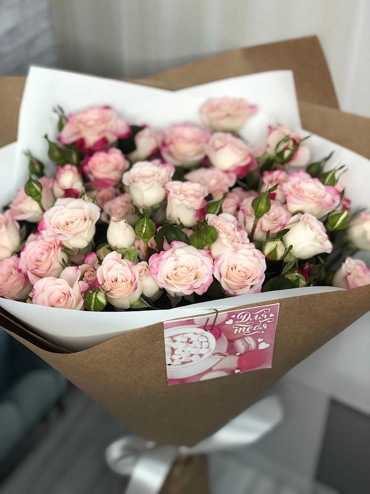 Букет цветов из: Розы в Кипень