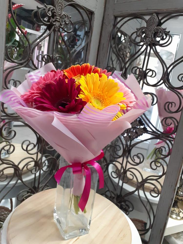 Букет цветов из: Герберы в Кипень