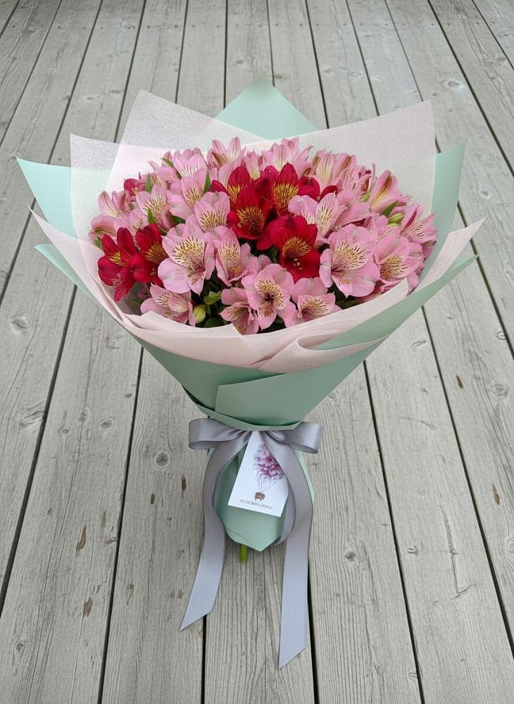 Букет цветов из: Альстромерии в Кипень