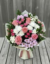 Букет цветов из:  Альстромерии, Гвоздики, Розы и Хризантемы в Кипень