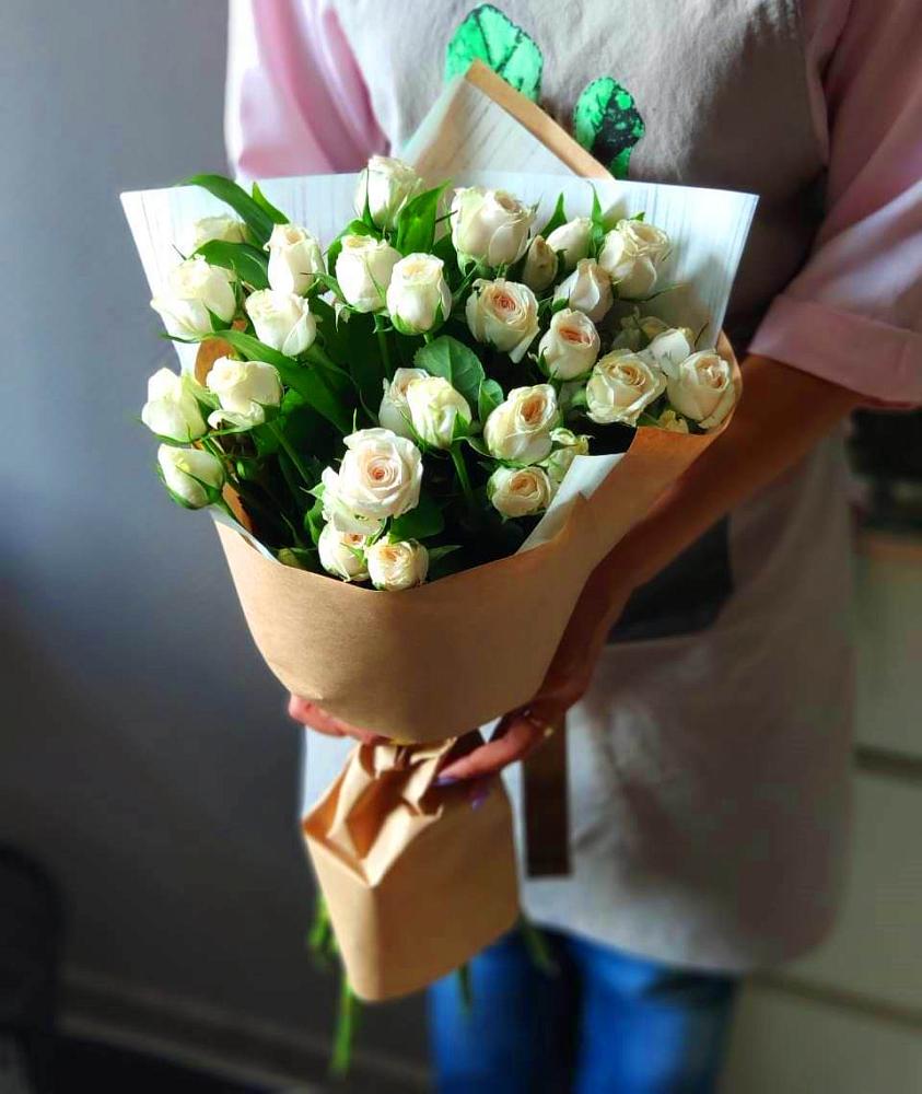 Букет цветов из: Розы в Кипень