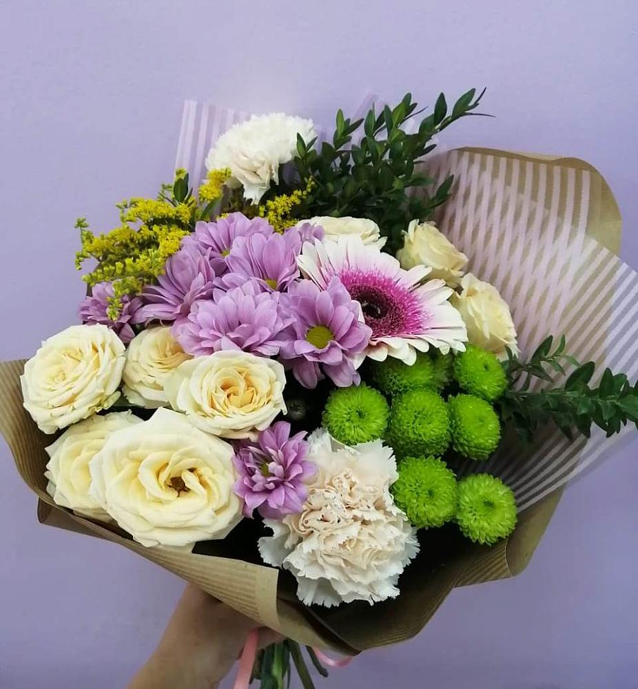 Букет цветов из: Хризантемы, Розы, Гвоздики и Герберы в Кипень