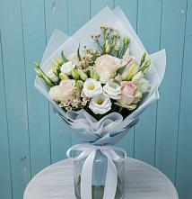 Букет цветов из:  Розы и Лизиантусы в Кипень