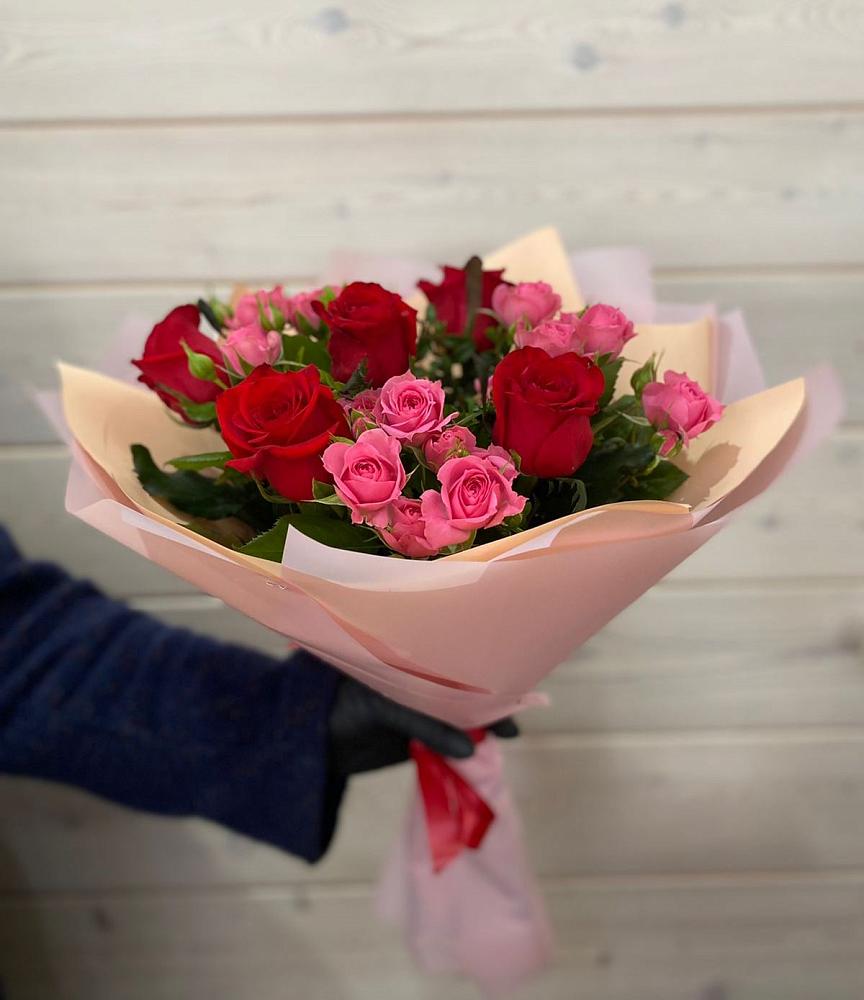 Букет цветов из: Розы в Кипень