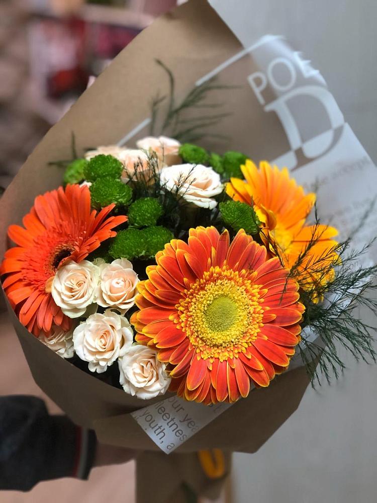 Букет цветов из: Герберы, Хризантемы и Розы в Кипень