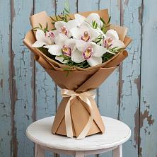 Букет цветов из:  Орхидеи и Розы в Кипень